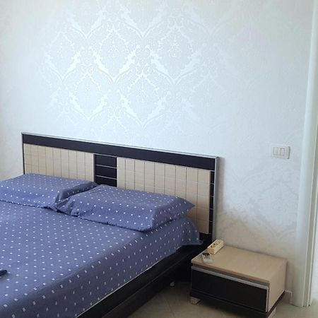 M&I Beach Apartment With Sea View Драч Екстериор снимка