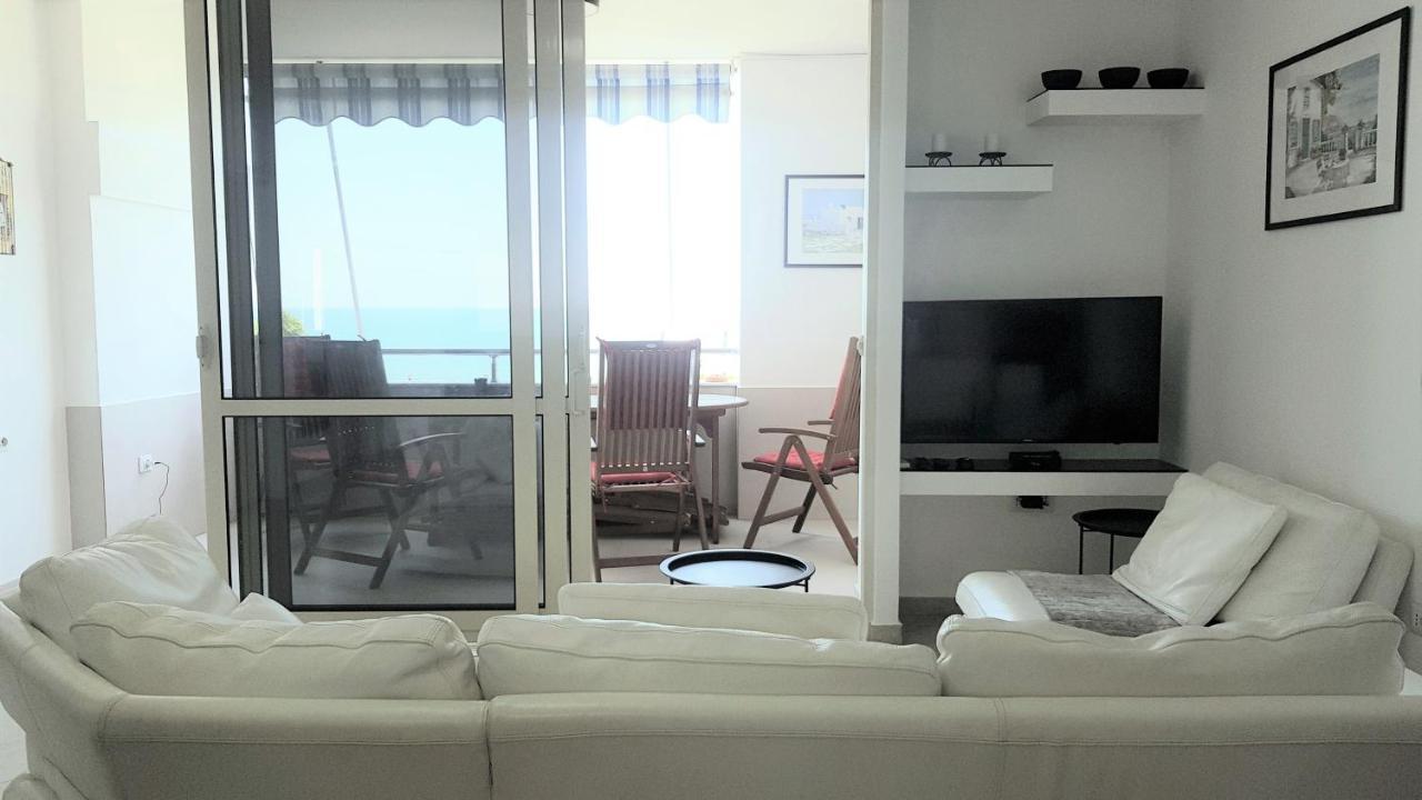 M&I Beach Apartment With Sea View Драч Екстериор снимка