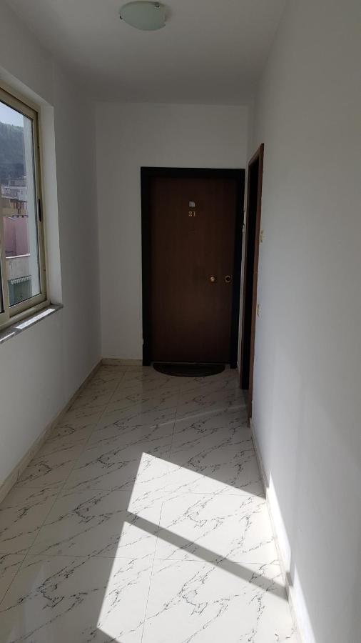 M&I Beach Apartment With Sea View Драч Екстериор снимка