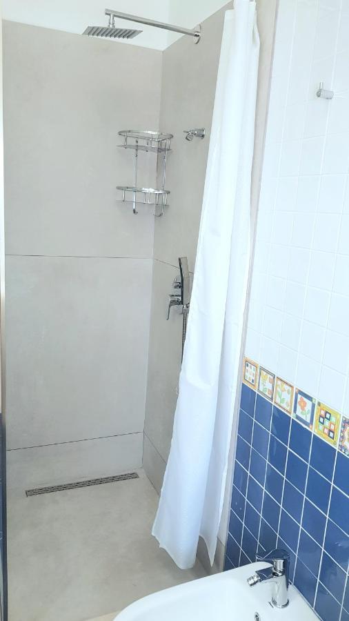 M&I Beach Apartment With Sea View Драч Екстериор снимка