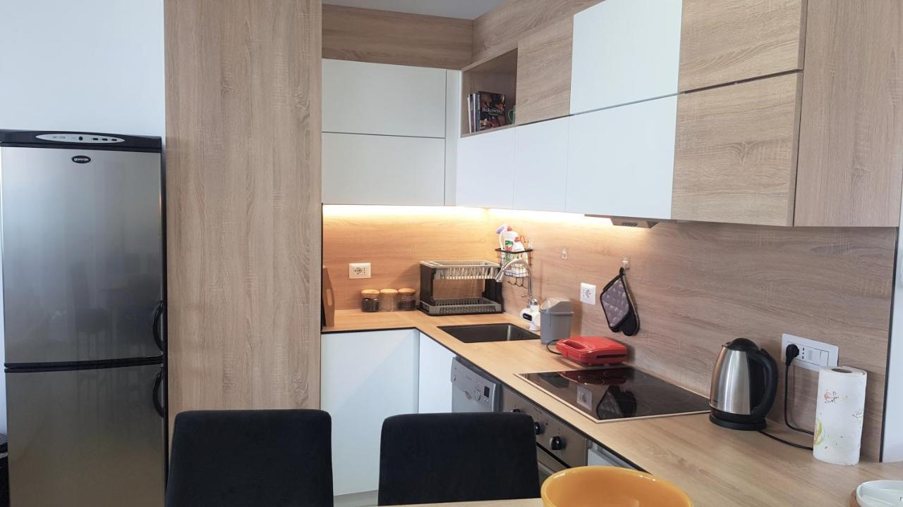 M&I Beach Apartment With Sea View Драч Екстериор снимка