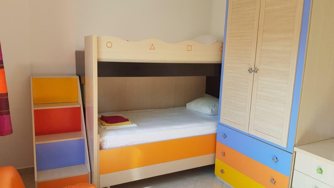 M&I Beach Apartment With Sea View Драч Екстериор снимка